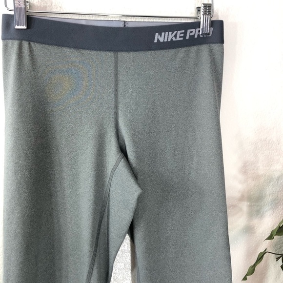 Nike Pro Grey Cropped Leggings - Picture 2 of 5